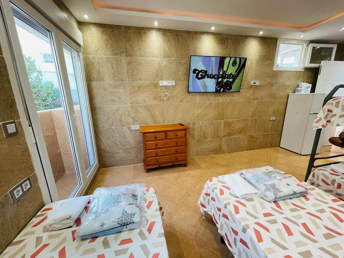Fuengirola beach Economic Albergue 0*,  España