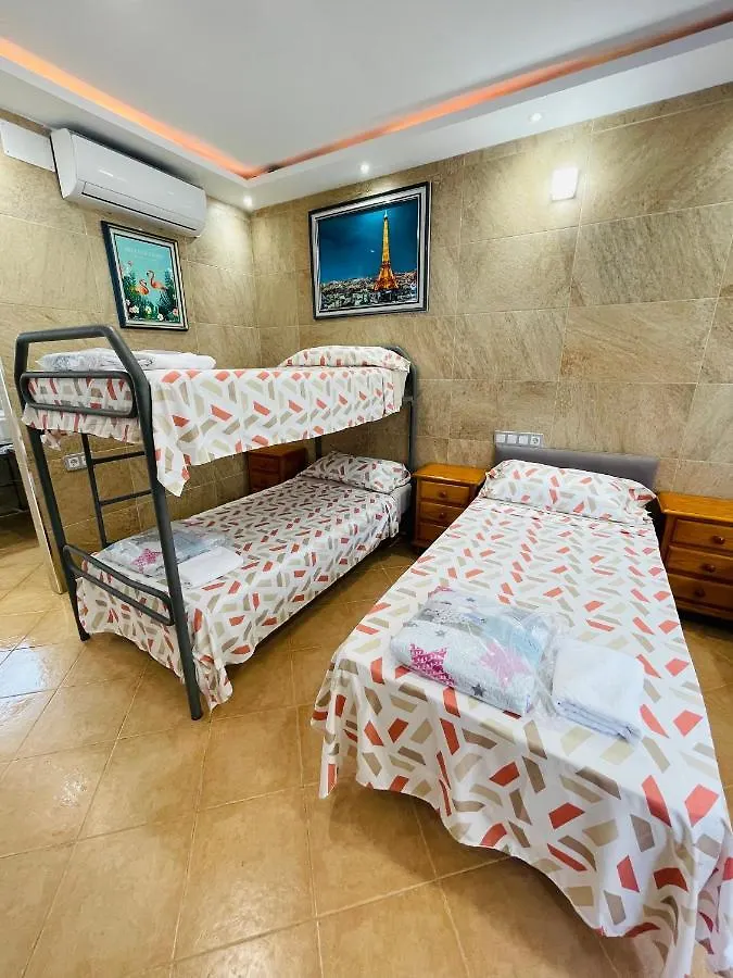 Hostal Fuengirola beach Economic Albergue
